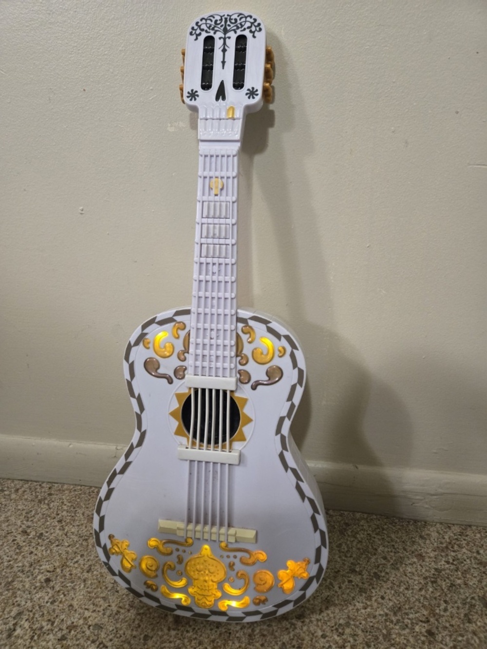 Disney Pixar Coco Movie Light Up Strum Guitar Musical Instrument Interactive Toy
